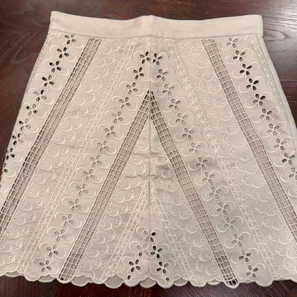 H&M Beige Eyelet Skirt | Size 10